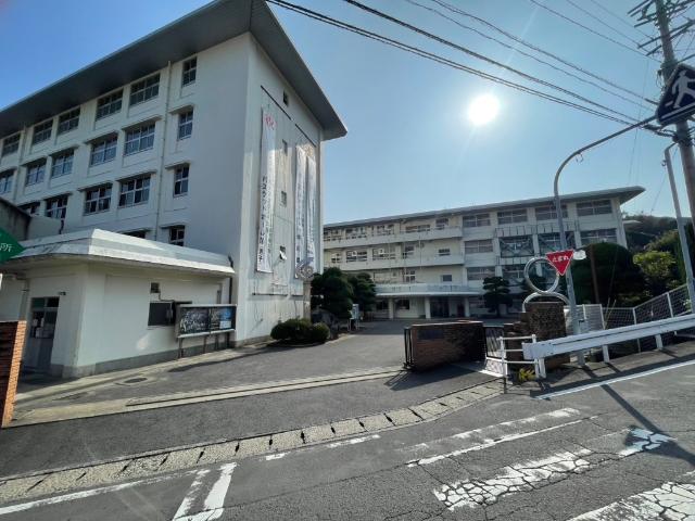 高校