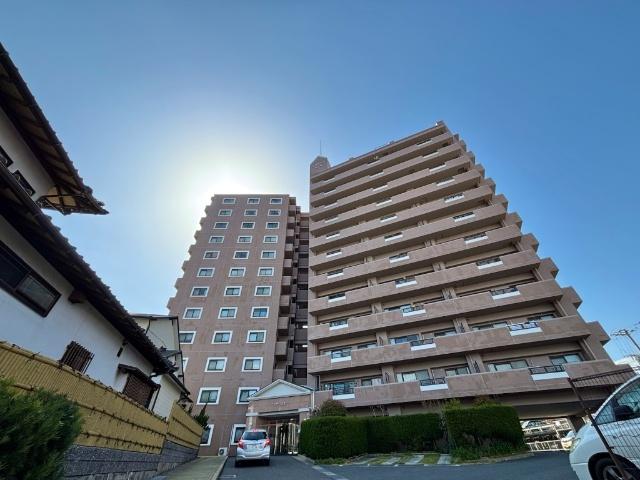 プリアデス岩屋 外観