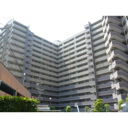 生活に便利なエリアで敷地内にはお子様が嬉