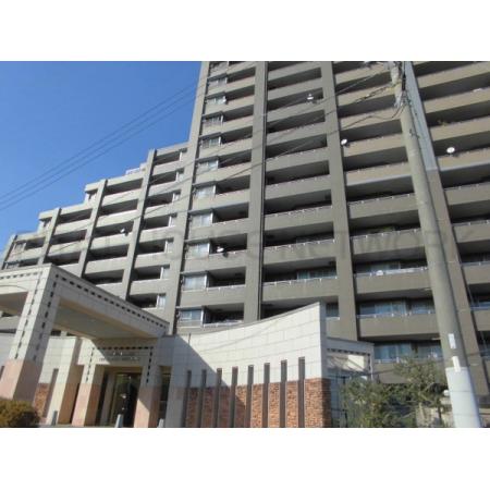 １５階建ての高層マンションの９階につき、