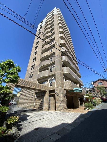 １４階建ての高層マンションの最上階につき