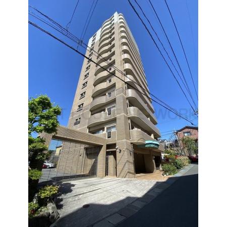 １４階建ての高層マンションの最上階につき