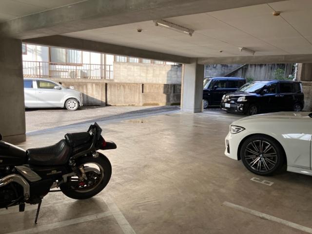 フォーレ片渕 駐車場