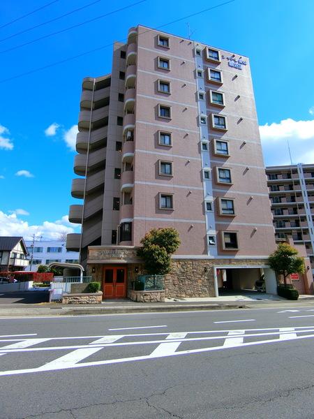 レンガ調のエントランス