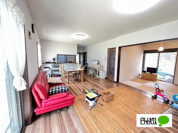 松が丘6　中古戸建 リビング