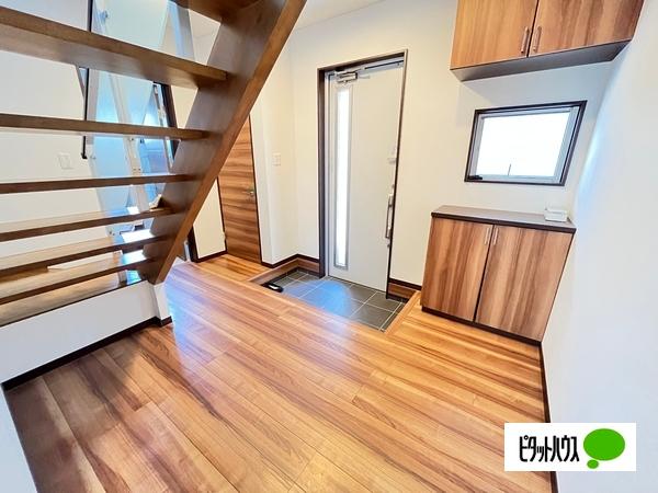 松が丘6　中古戸建 玄関