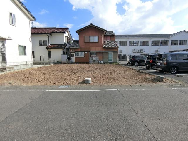 接道道路側