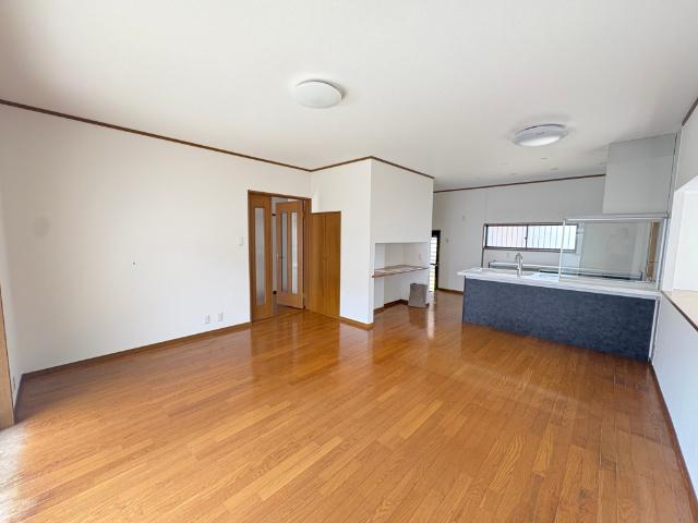 蘇原東栄町　戸建 リビング
