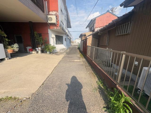 那加門前町　戸建 前面道路含む現地写真