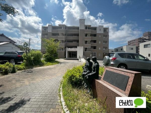 低層タイプのマンションです