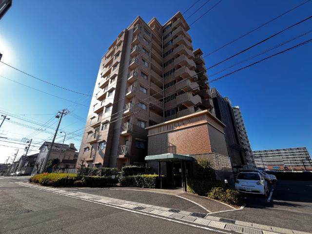 角地でお車入庫しやすいです