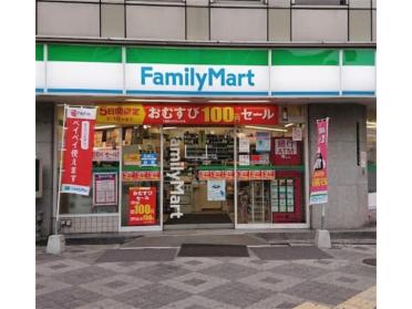 ファミリーマート 東淀川駅前店：1670m