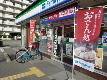 ファミリーマート 淀川東三国店：114m