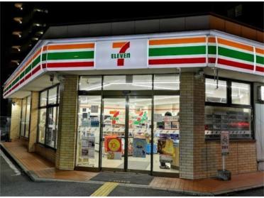 セブンイレブン 神戸本山駅南店：75m