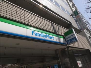 ファミリーマート 江坂駅北店：368m