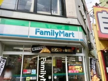 ファミリーマート 十三本町二丁目店：96m