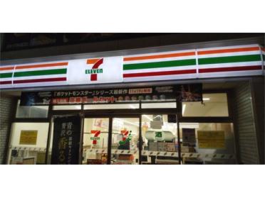 セブン-イレブン 江坂エスコタウン店：220m