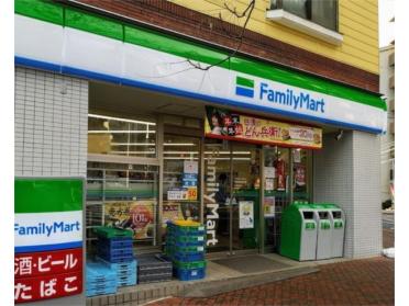 ファミリーマート 阪神岩屋駅前店：330m