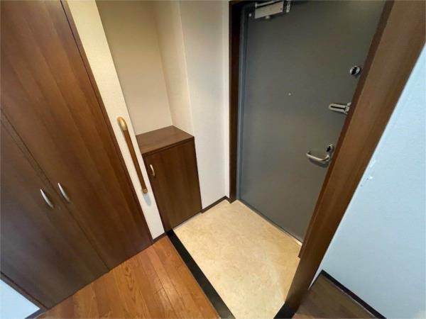 カリヨン三藏田 玄関