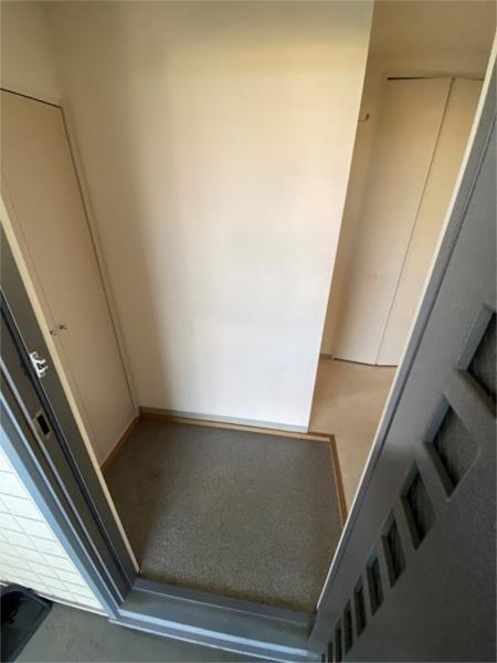 アドホックディアス 玄関