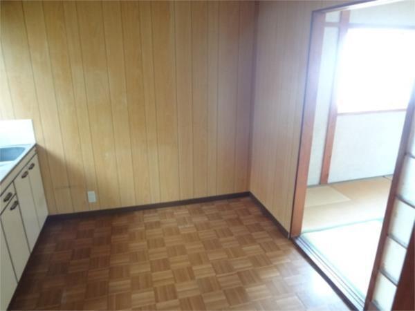 東今宿山名貸家 リビング