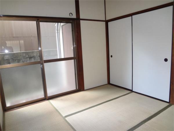 伊伝居土居アパート 収納