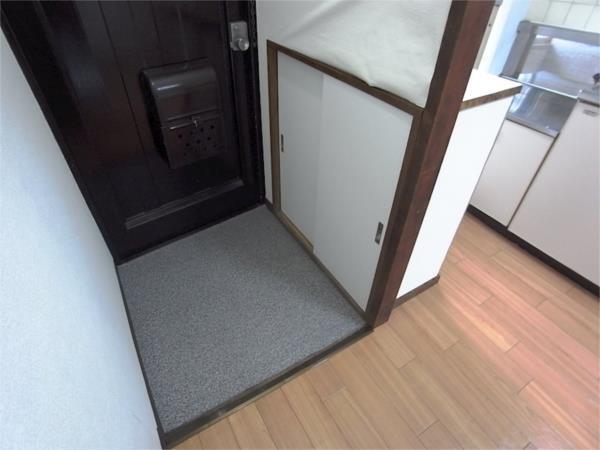 サムティ青木（403） 玄関