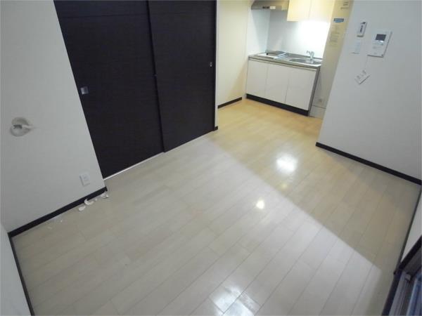 アスヴェル神戸元町II（404） リビング