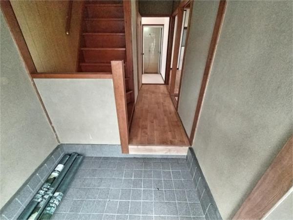 西河野貸家東 玄関