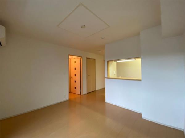 オアシス上ノ茶屋 リビング