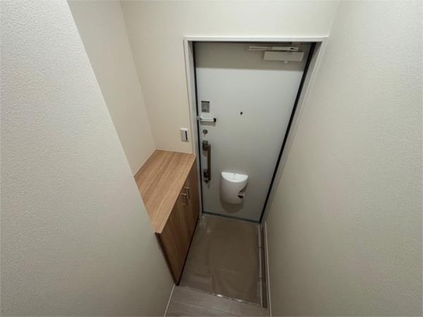 アイリスパレス 玄関