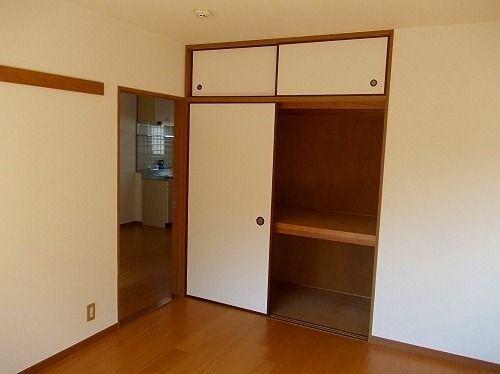 パレスイナバ 収納