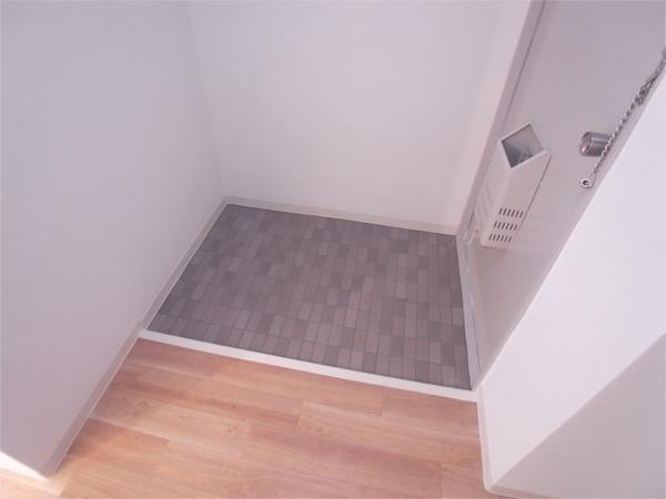 惣町サンハイツ1号棟（301） 玄関