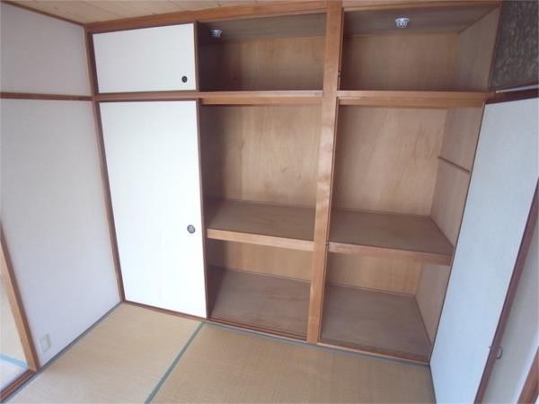 惣町サンハイツ1号棟（301） 収納