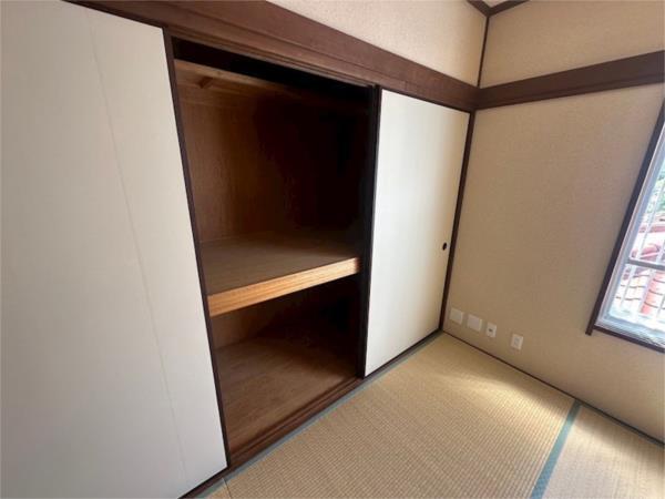 鶯橋マンション 収納