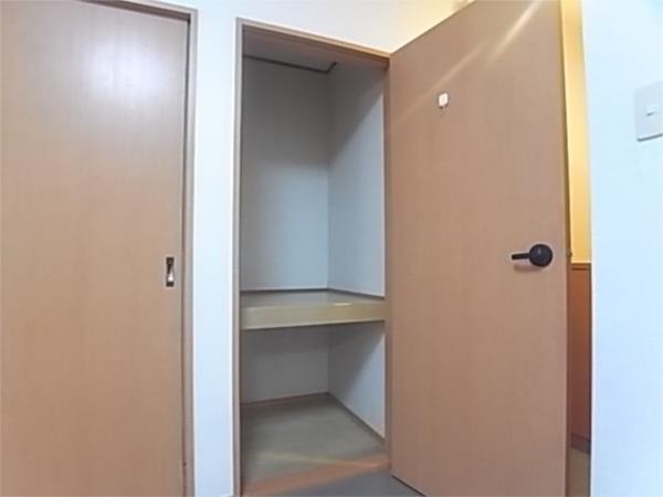 大倉山ハイツA号棟 収納