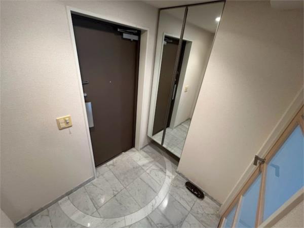 インペリアル新神戸 玄関
