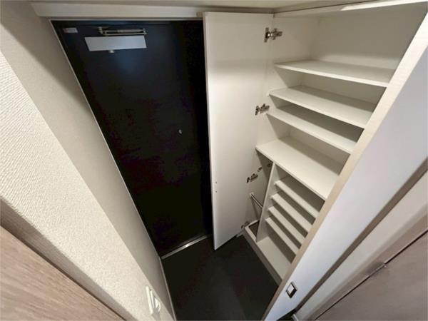 プレサンス新神戸駅前 玄関