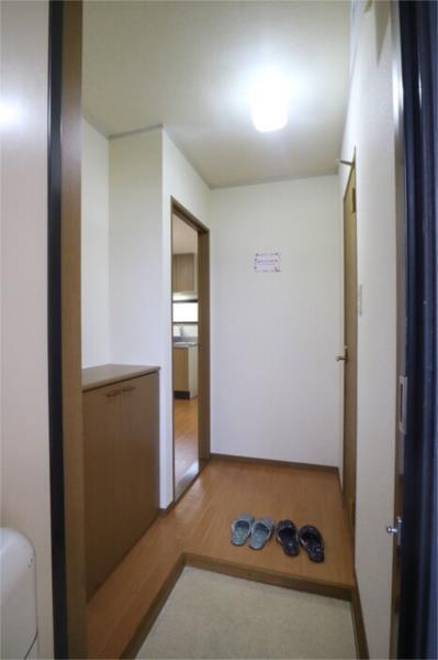 シャトルS 玄関