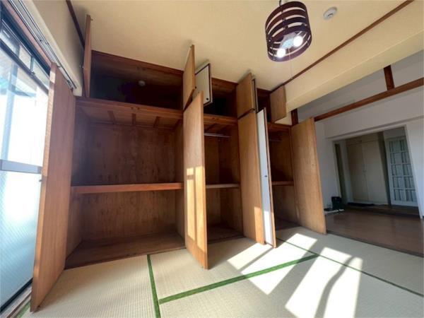 グランドシャトー星ヶ丘II 収納