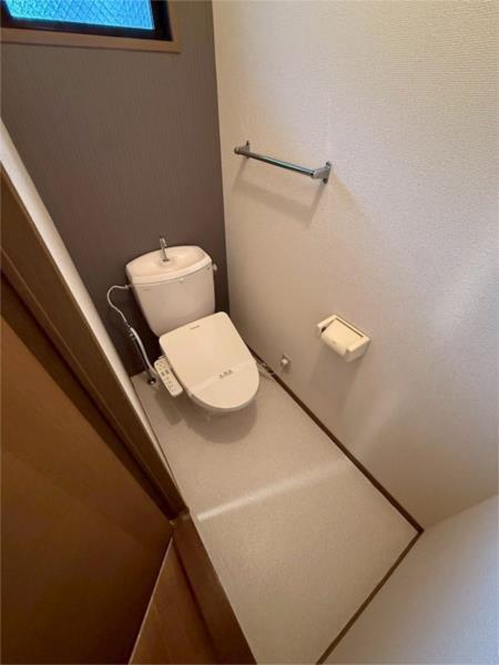 エステート塩屋山手B棟 トイレ