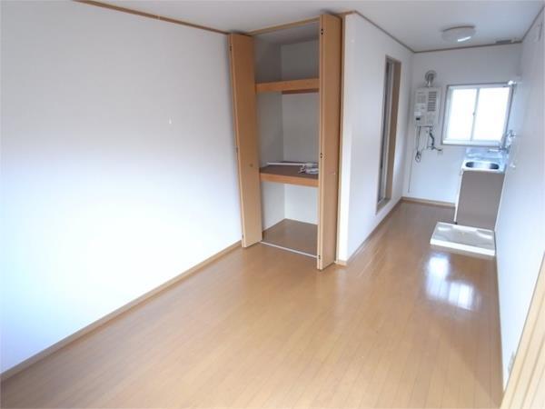神戸市灘区一王山町アパート リビング