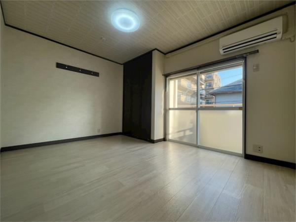 西宮市大森町アパート リビング
