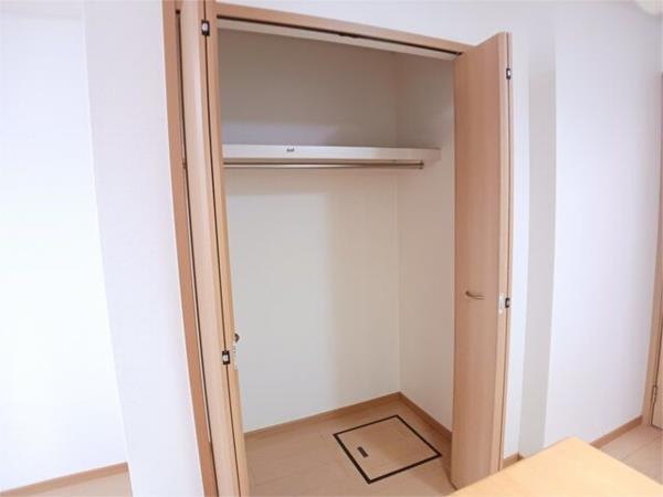メゾン・カルムI 収納