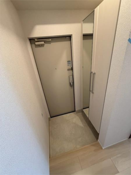 ヒカルサ神戸王塚台I 玄関