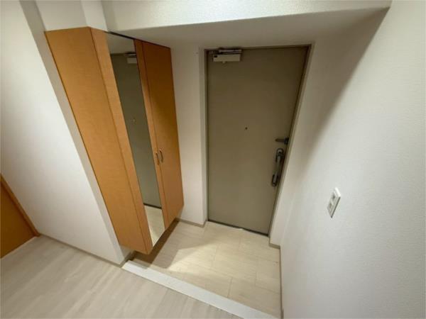 エル・イソベ三宮 玄関