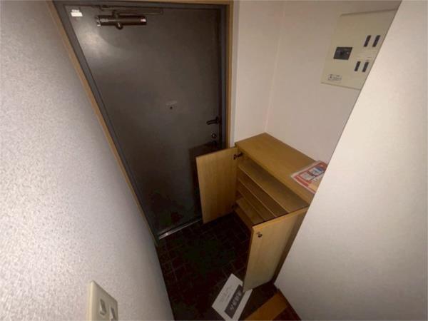 アミーグランコート三宮 玄関