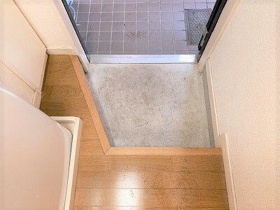 レオパレス白糸 玄関