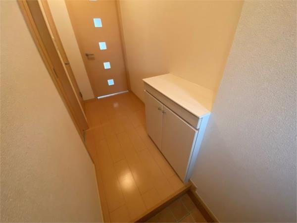 ワイズ　コンブリオV 玄関