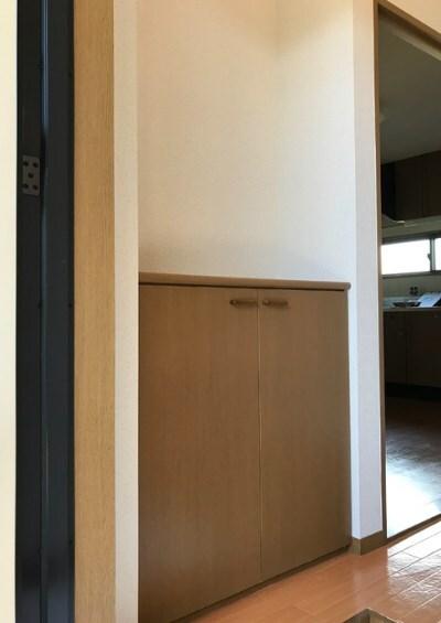シャトルS 玄関